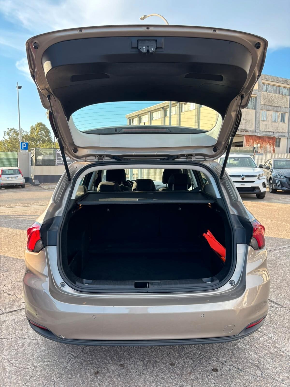 Fiat Tipo 1.3 Mjt S&S SW Lounge