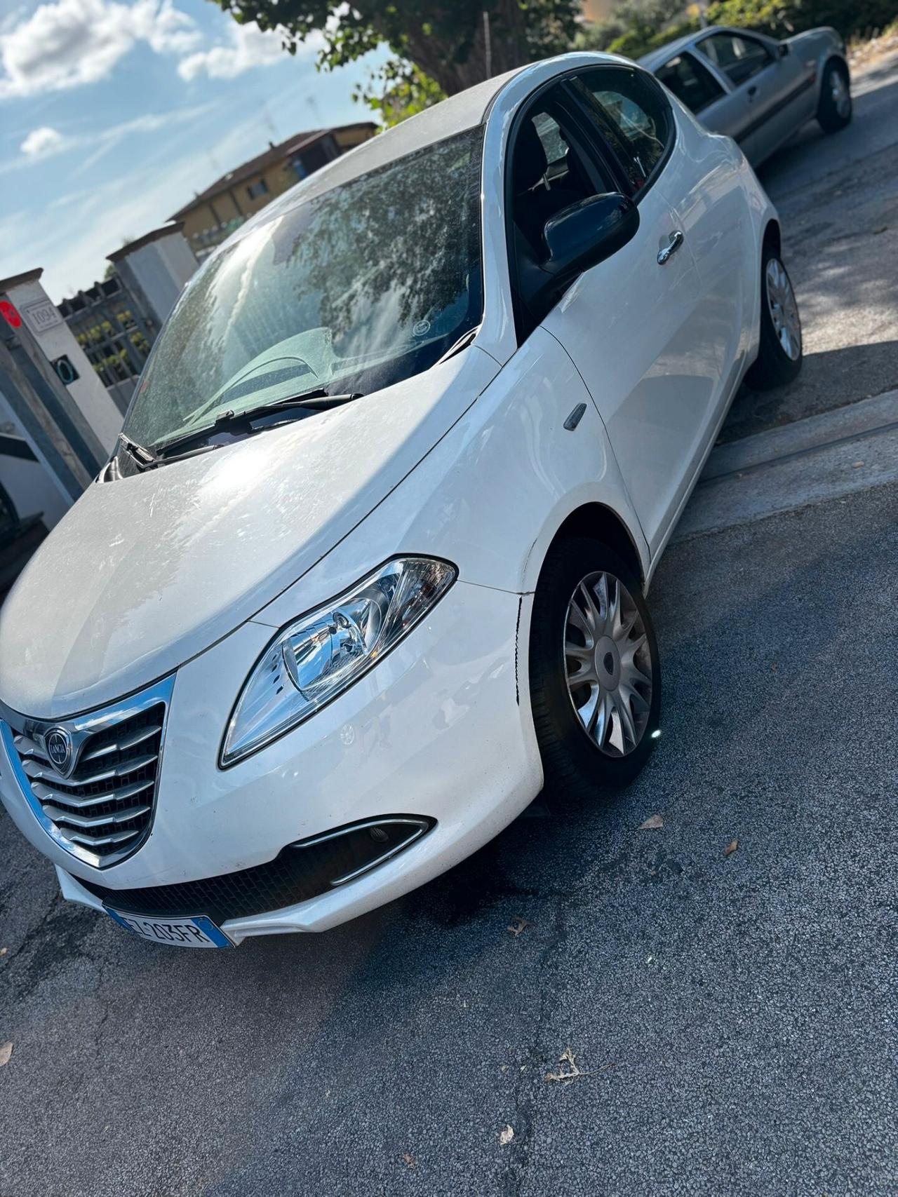 Lancia Ypsilon 1.2 69 CV 5 porte Gold
