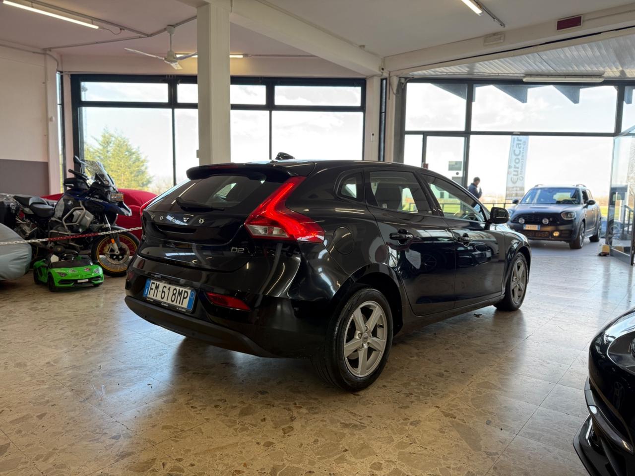 Volvo V40 D2 2.0 120cv Inscription 12/2017 Euro 6B Neopatentati