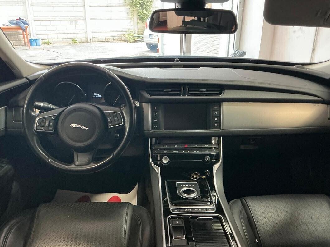 JAGUAR XF 3.0d V6 2015 TETTO APRIBILE FULL OPTIONAL 80.000KM