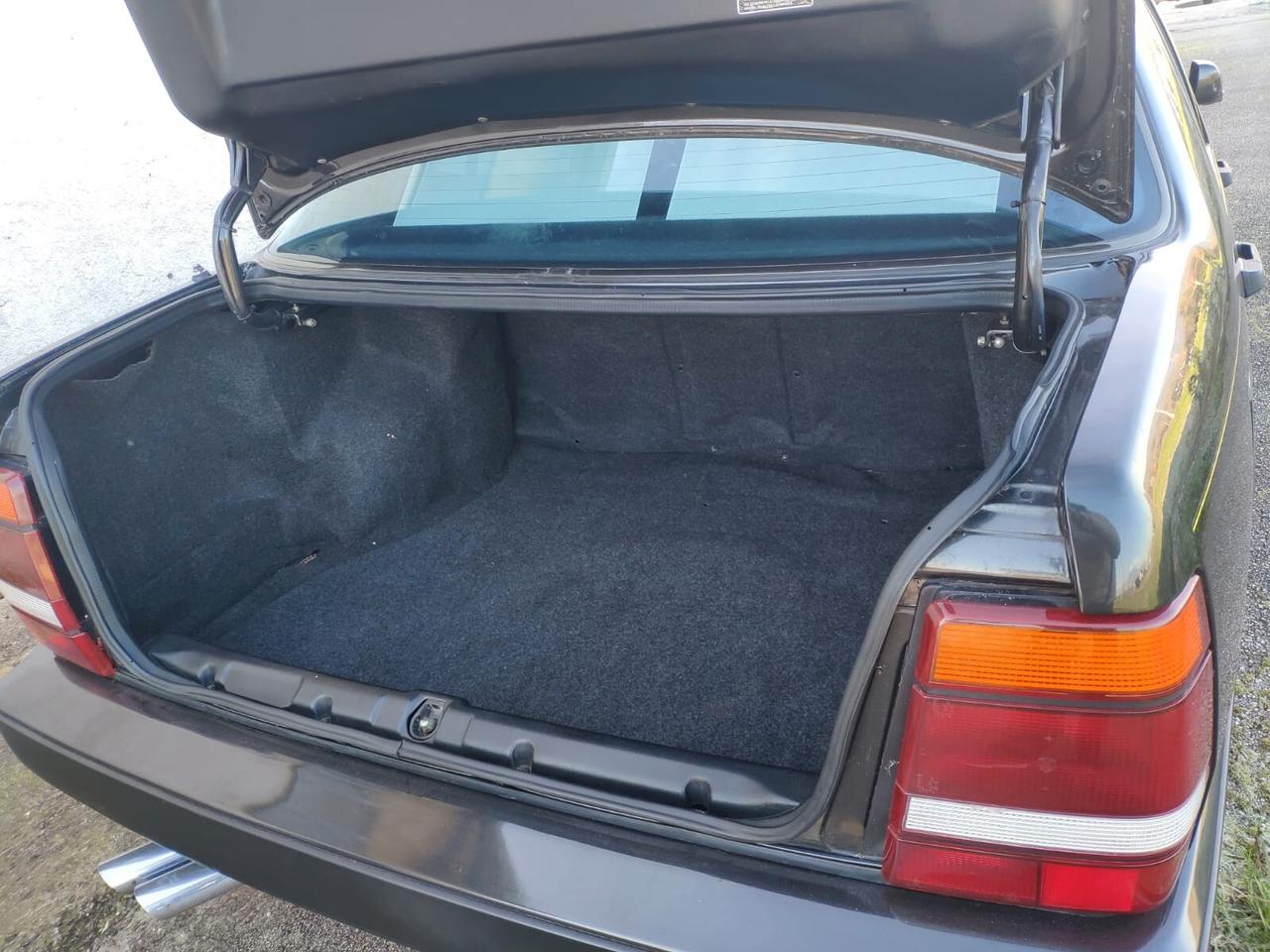 Lancia Thema 8.32 cat
