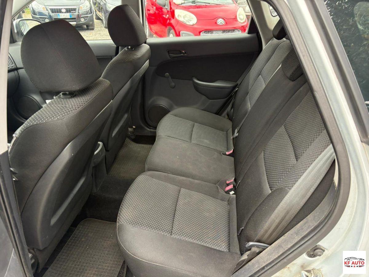 HYUNDAI - i30 1.4 Special Gpl