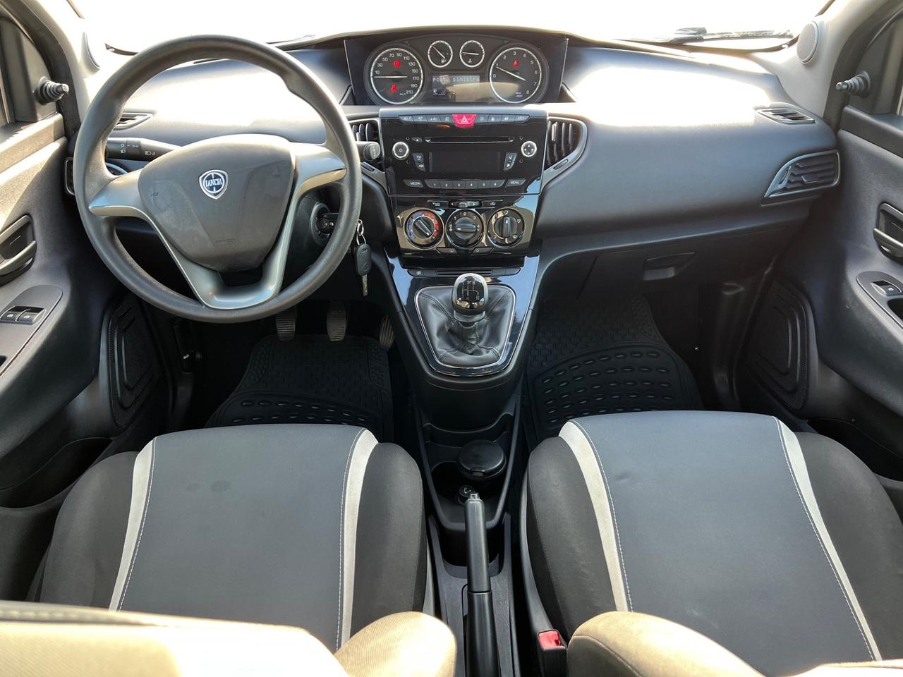 Lancia Ypsilon 1.2 69 CV 5 porte GPL Ecochic Silver