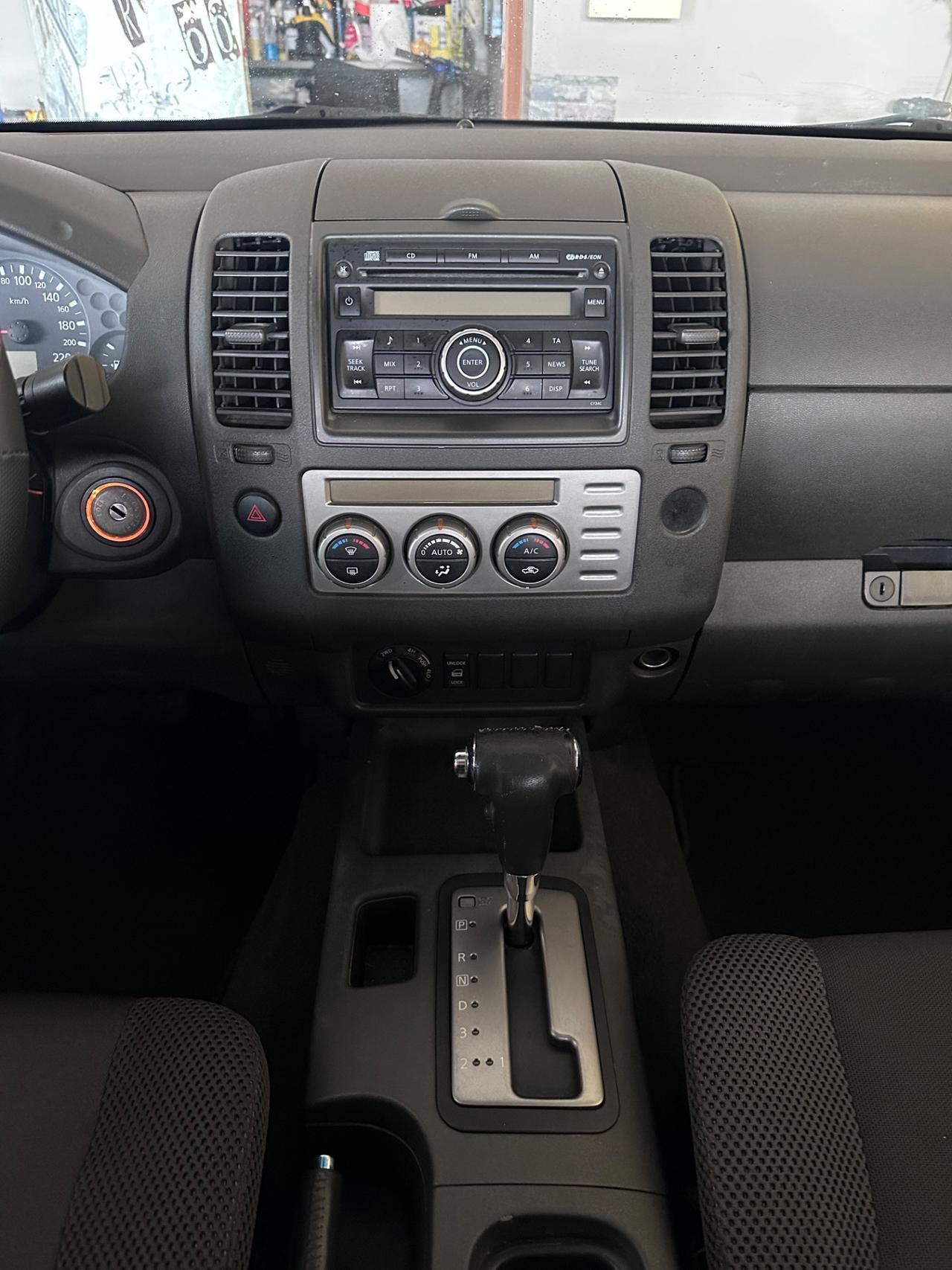 Nissan Navara 2.5 dCi 4 porte Double Cab SE