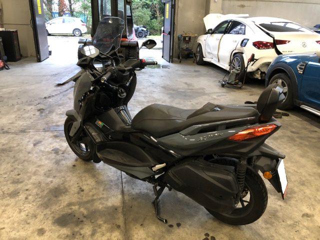 YAMAHA X-MAX 300 *VA IN MOTO*