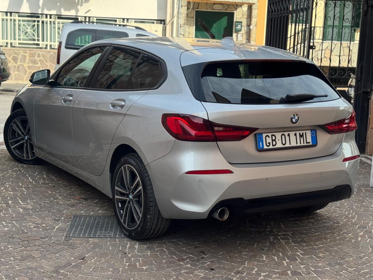 Bmw 116 116d 5p. Luxury