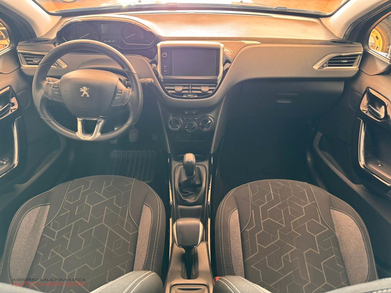 Peugeot 2008 BlueHDi 100cv Business 2019