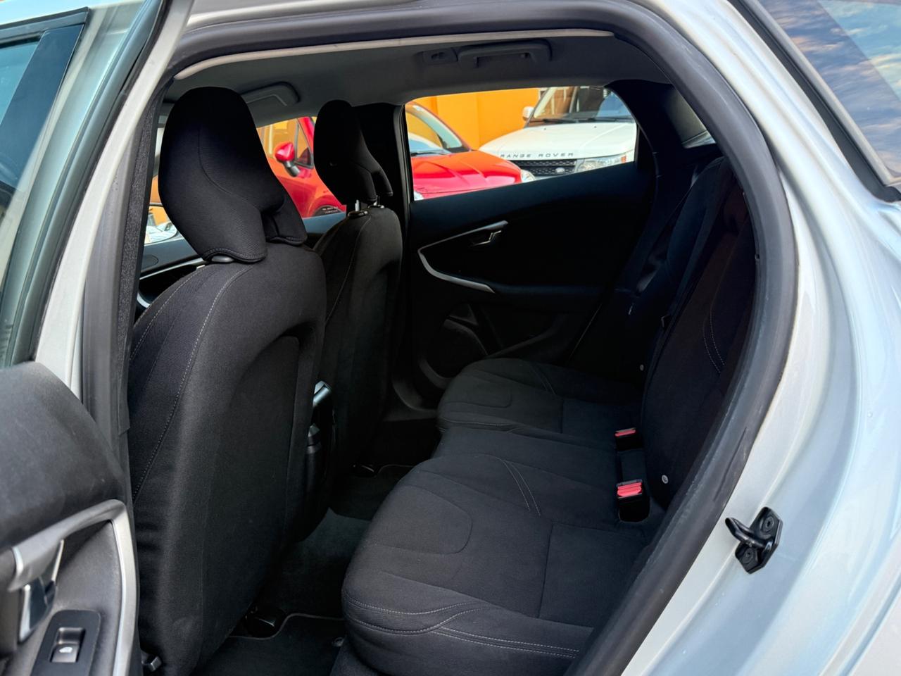 Volvo V40 D2 1.6 Summum