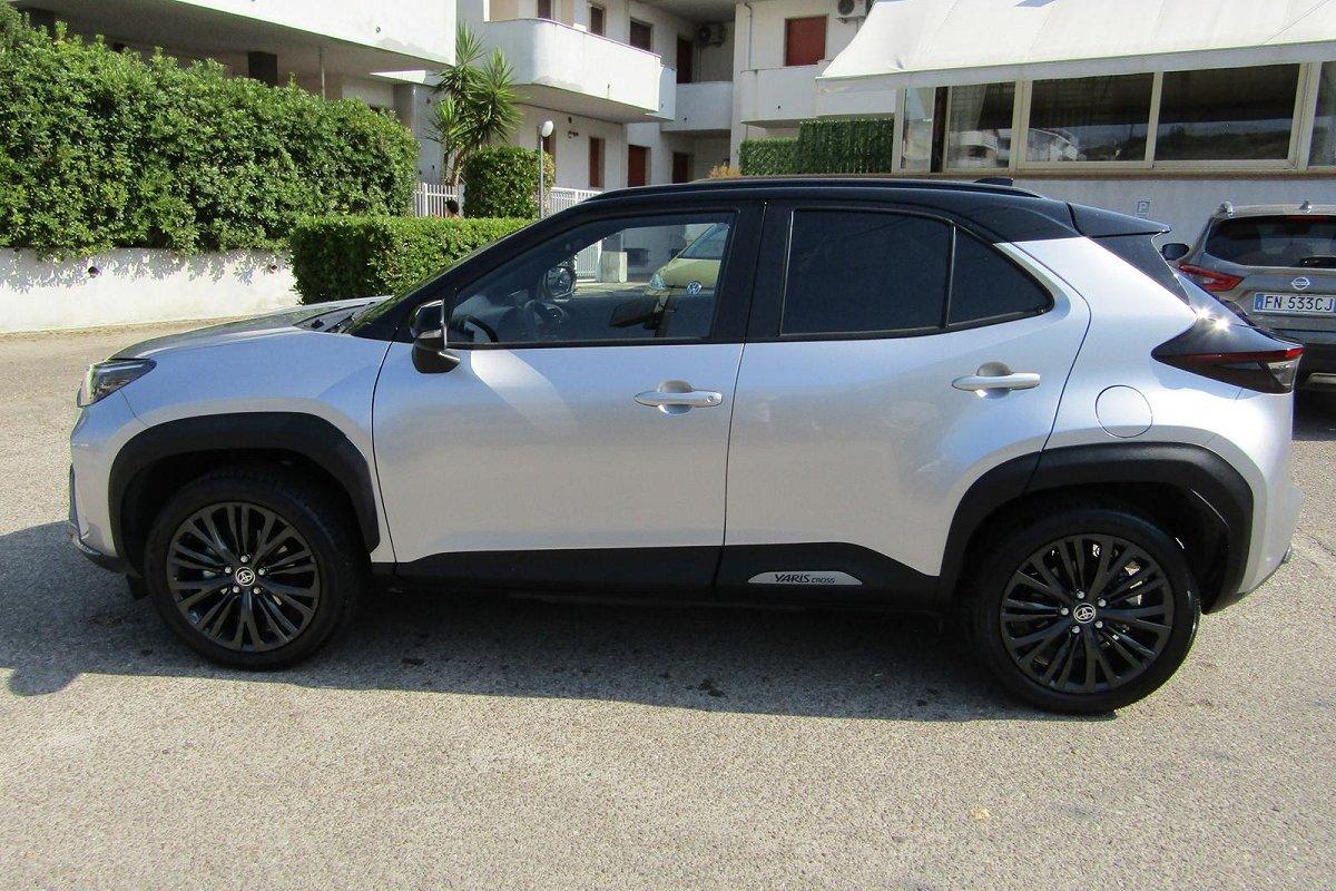 TOYOTA Yaris Cross 1.5 Hybrid 5p. E-CVT AWD-i Adventure