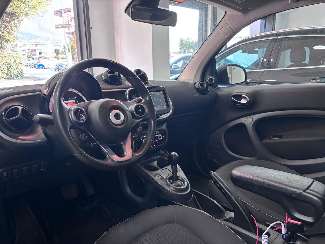 SMART FORTWO 0.9 T TWINAMIC PASSION TETTO-NAVI-LED-RETRO