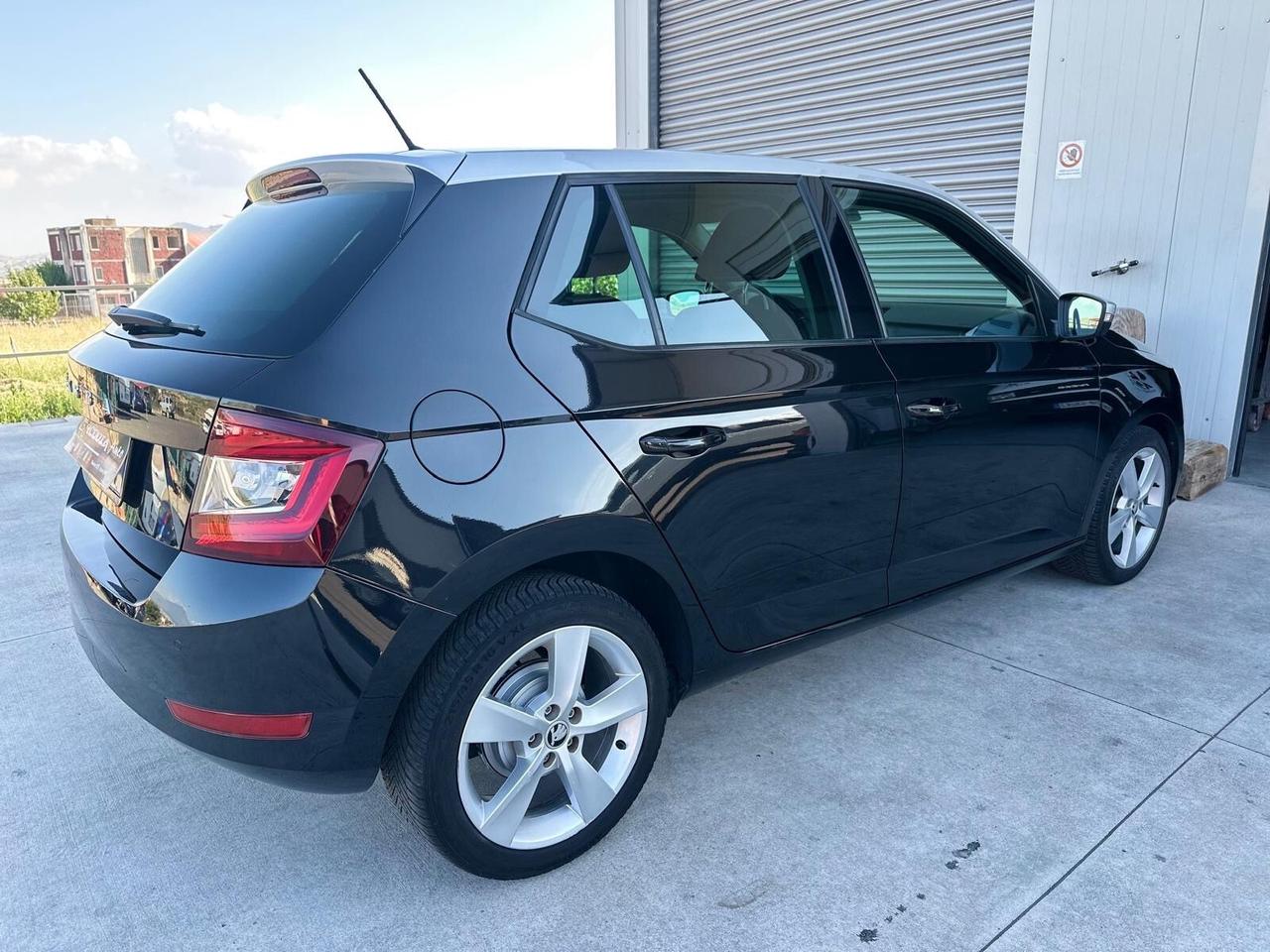 Skoda Fabia 1.0 MPI 60 CV Twin Color Nero