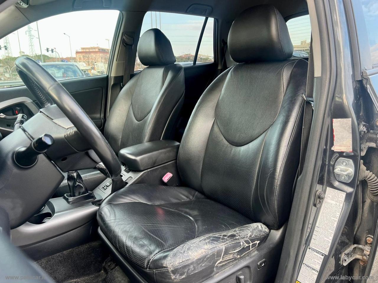 TOYOTA RAV4 2.2 D-4D 177 CV Luxury