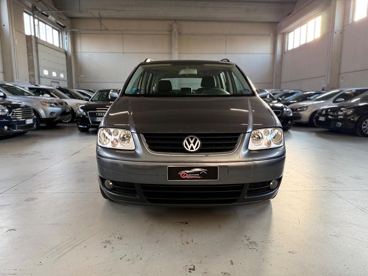 Volkswagen Touran 2.0 TDI DPF Highline AUTOCARRO