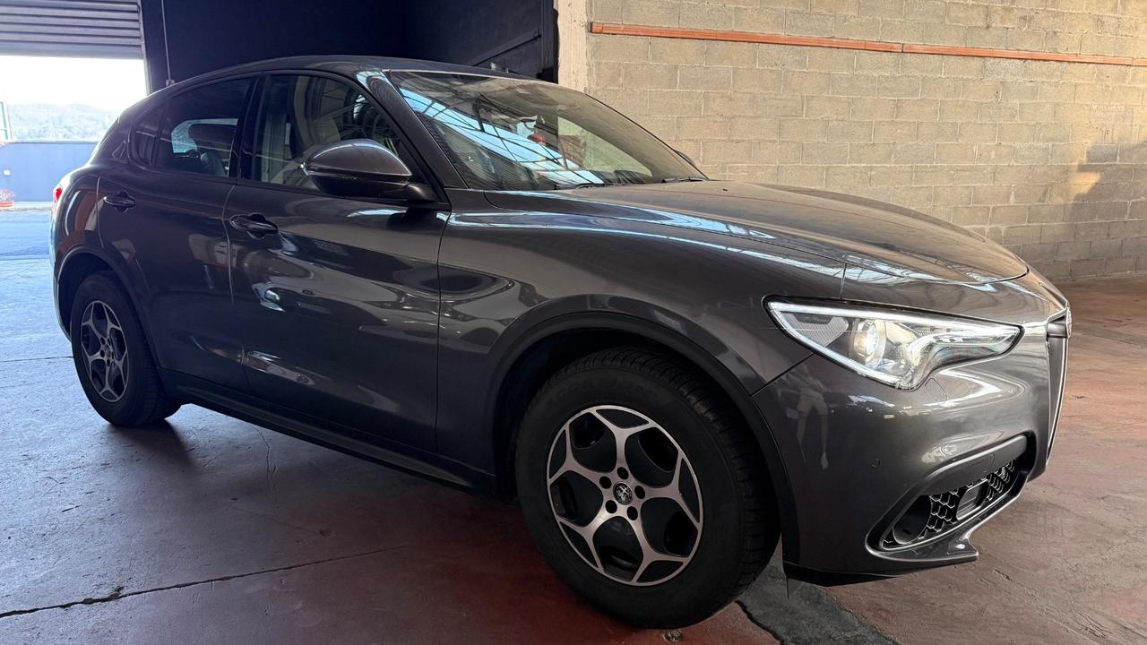 Alfa Romeo Stelvio 2.2 Turbodiesel 160 CV AT8 RWD Business