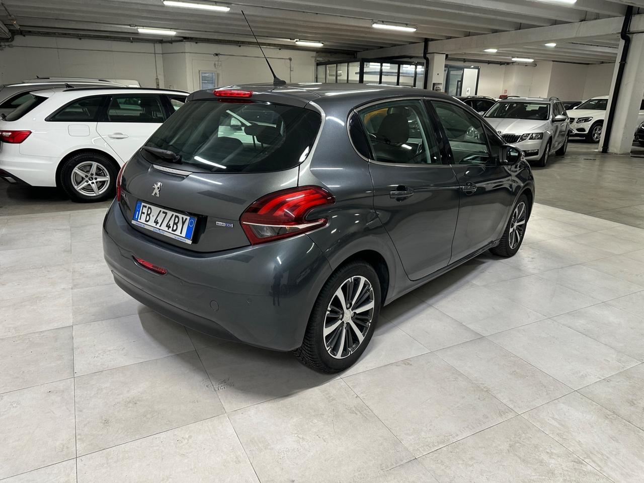 Peugeot 208 BlueHDi 75 5 porte Allure Neopatentati