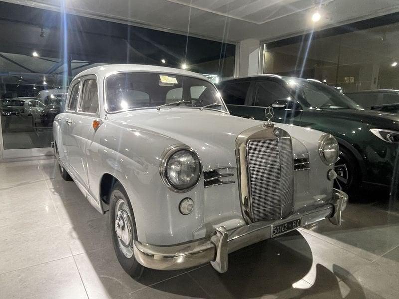 Mercedes-Benz W115 200 Mercedes-Daimler Benz 180