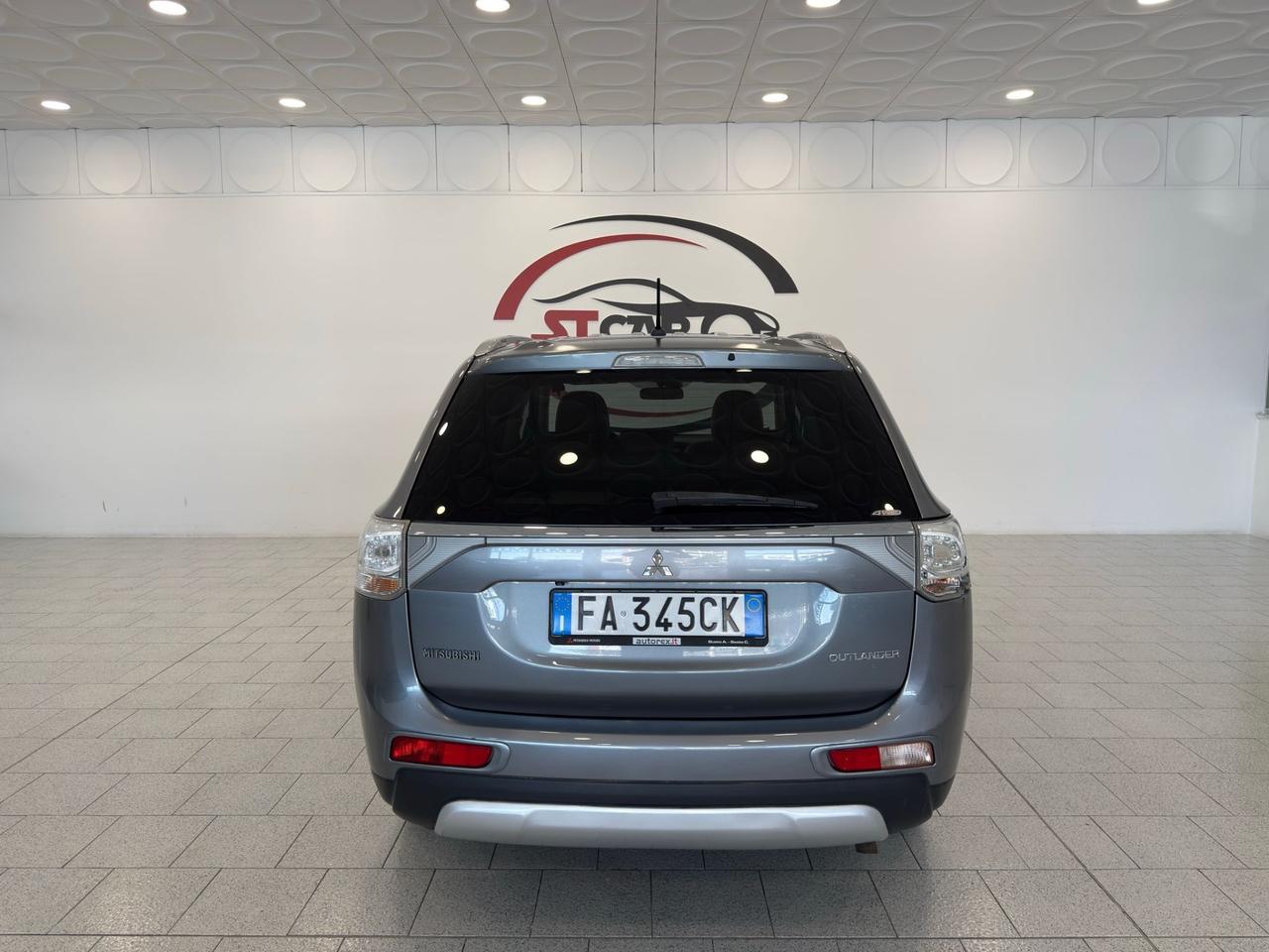 Mitsubishi Outlander 2.2 DI-D 4WD Instyle 7p. *PELLE *TETTO * NAVI