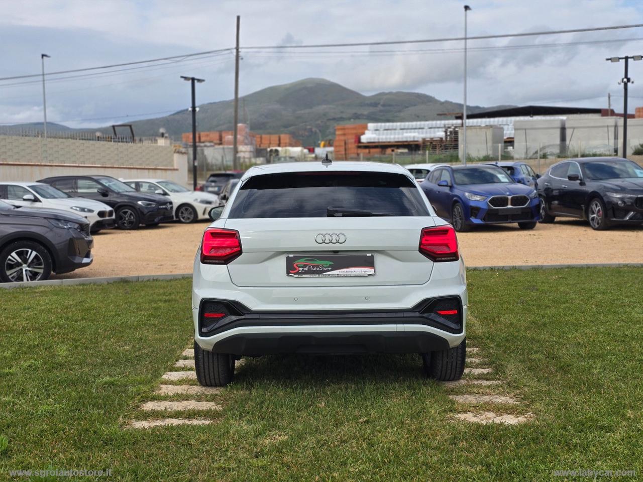 AUDI Q2 30 TDI S line Edition