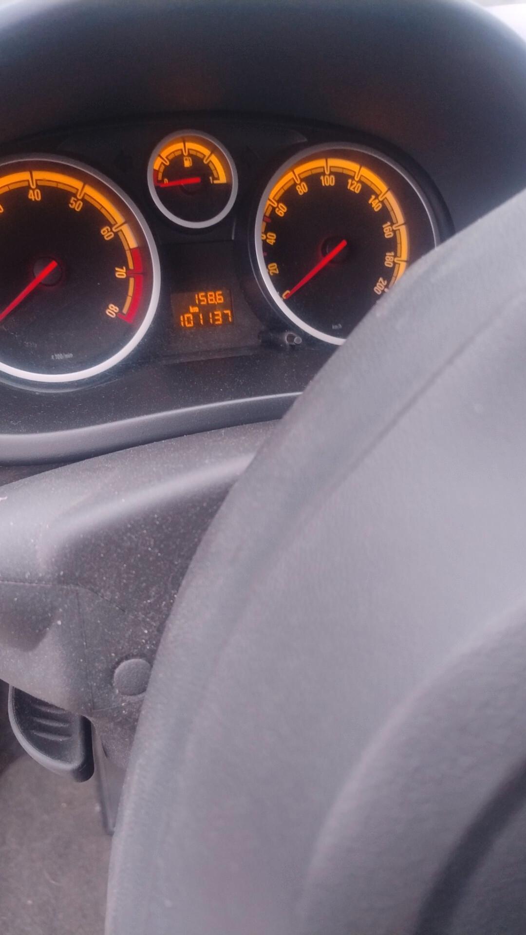 Opel Corsa 1.4 16V 5 porte Cosmo