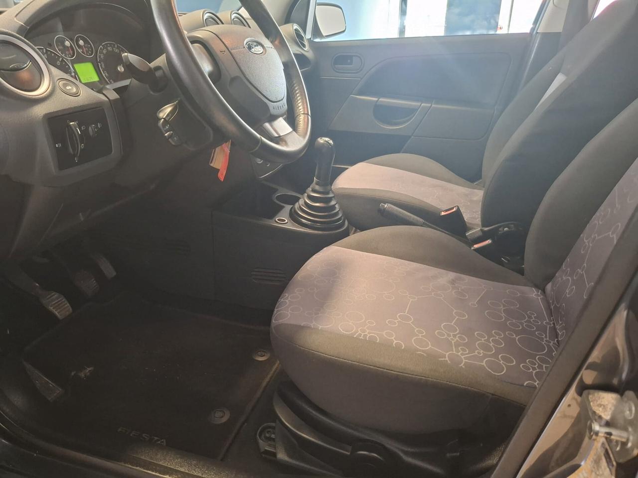Ford Fiesta 1.4 16V aut. 5p. Ghia