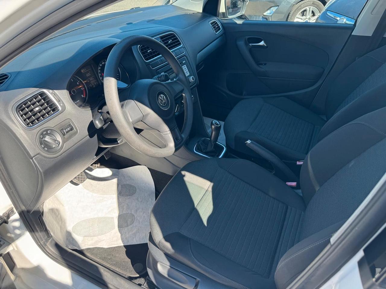 Volkswagen Polo 1.4 BENZ 5P COMFORTLINE 2011