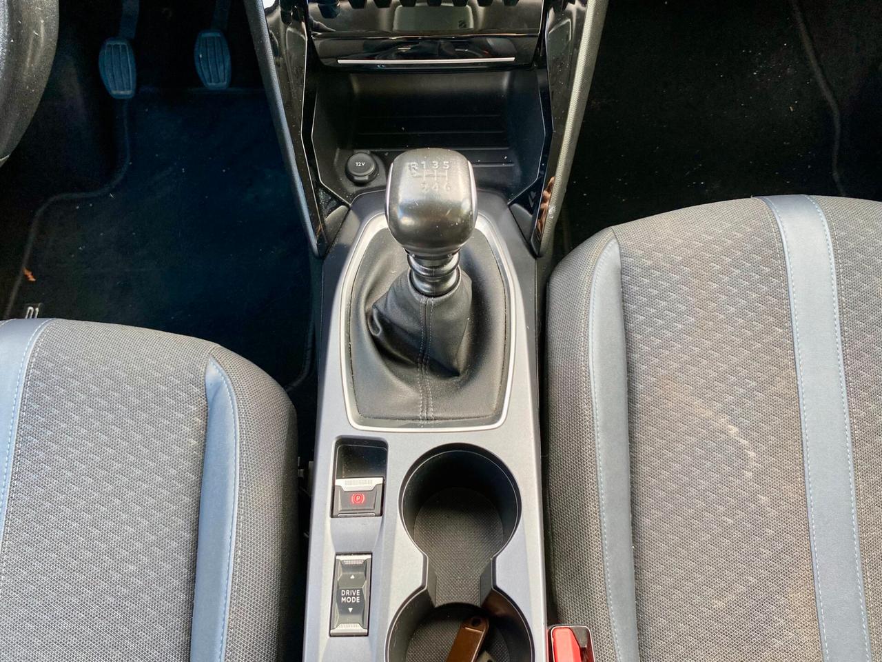 Peugeot 2008 1.2 puretech Active Pack 130cv CINGHIA SOSTITUITA