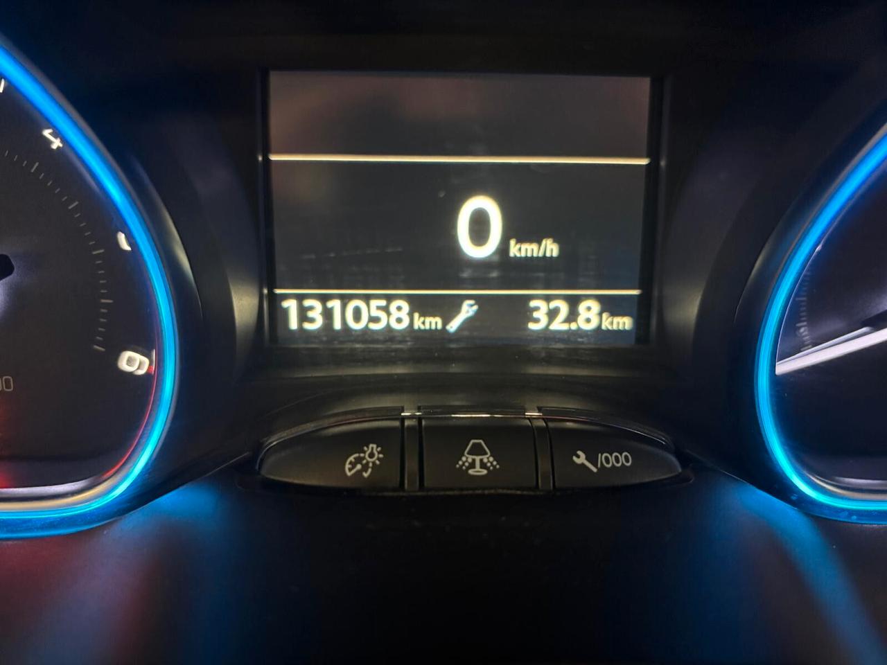 PEUGEOT 2008 DS 1.6 ADATTA NEOPATENTATI KM 131 MILA