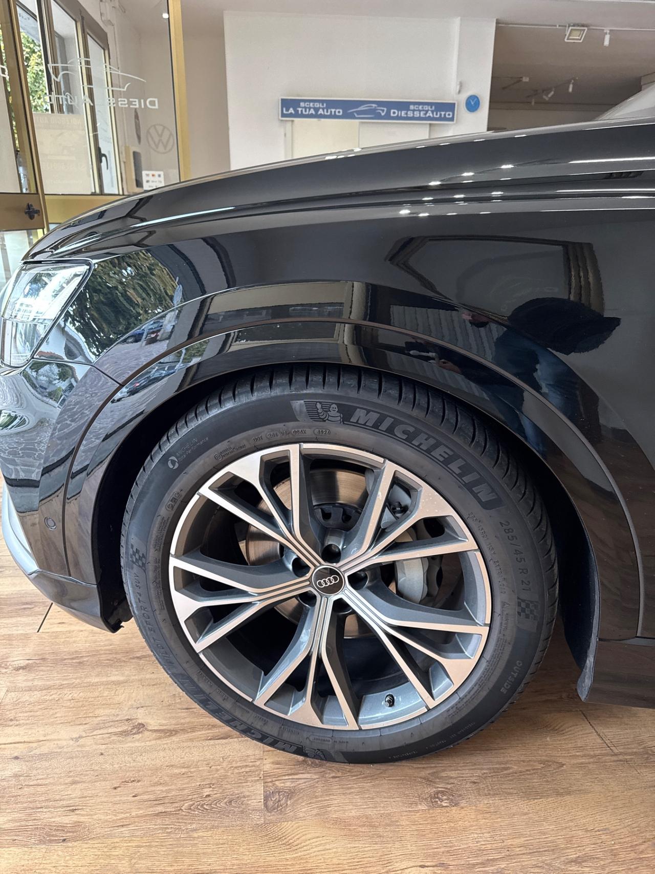 Audi Q8 45 TDI mhev Sport