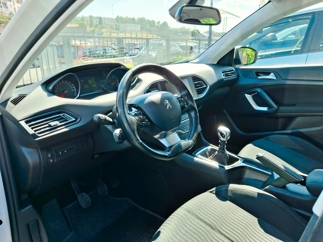 Peugeot 308 BlueHDi 120 S&S SW Allure