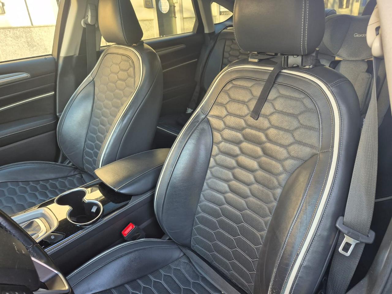 Ford Mondeo Full Hybrid 2.0 187 CV Vignale