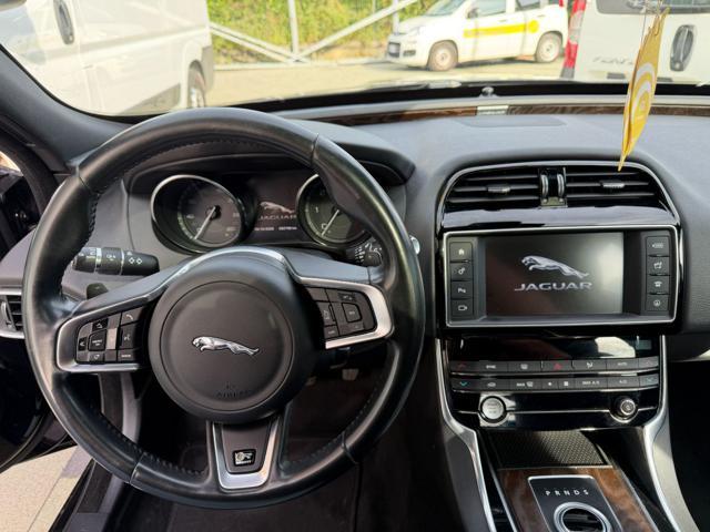 JAGUAR XE 2.0 D Turbo 180CV aut. R-Sport *Tetto panoramico*
