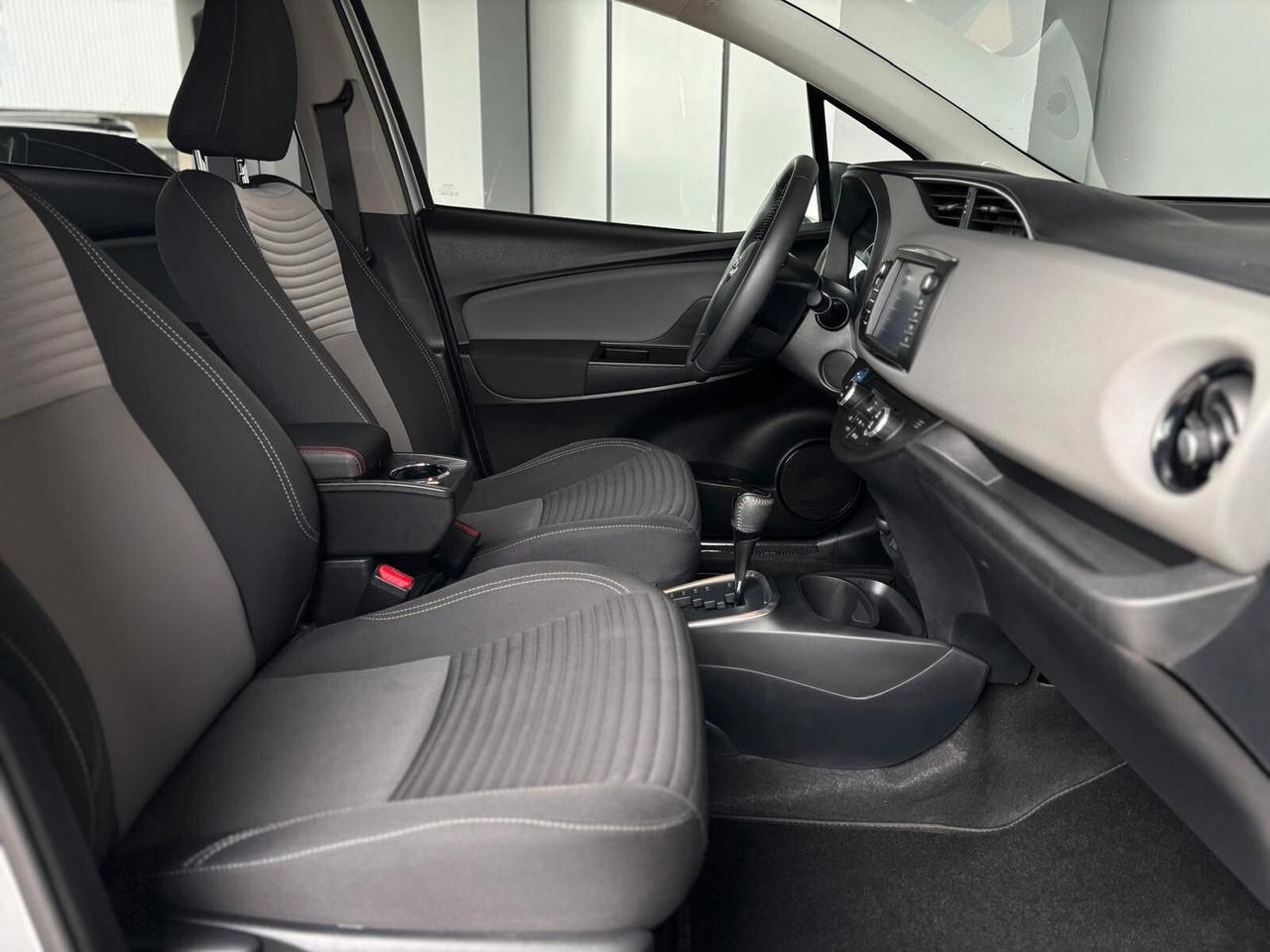 Toyota Yaris 1.5 Hybrid 5 porte Business