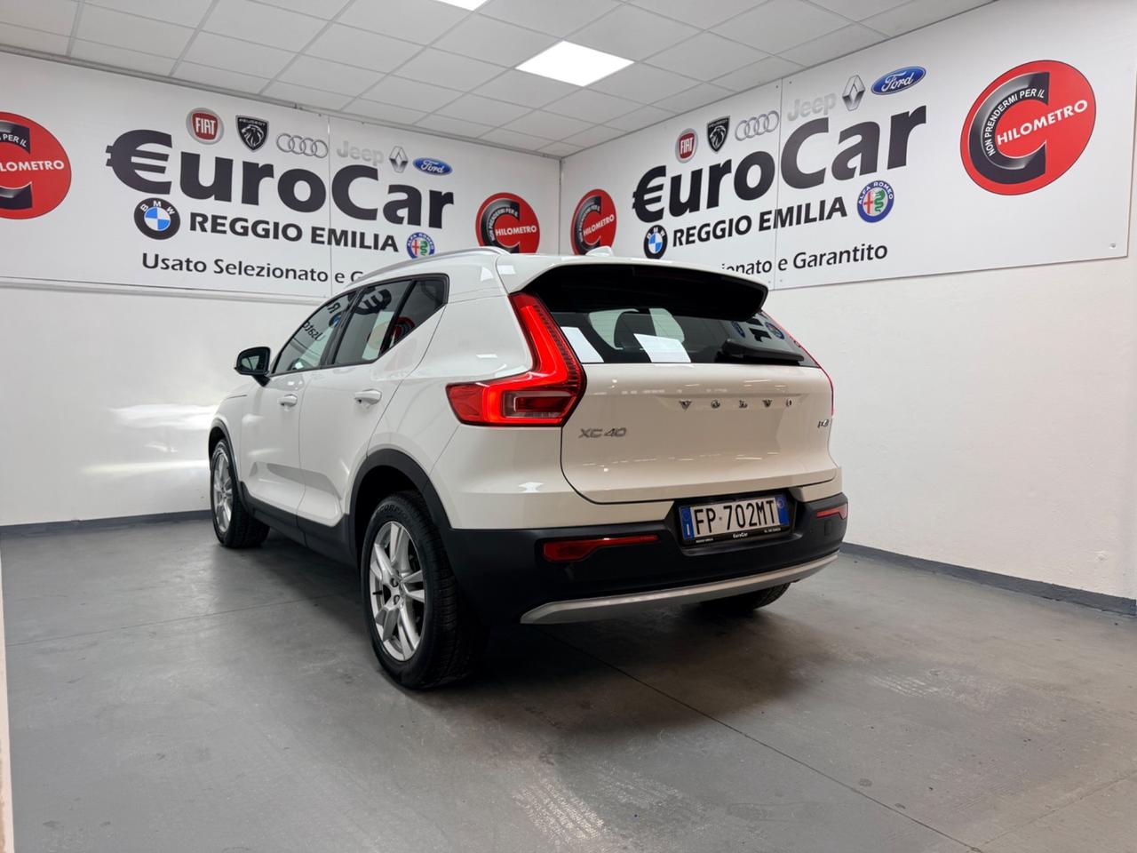 Volvo XC40 D4 2.0 190 CV AWD Geartronic Momentum 03/2018 EURO 6B