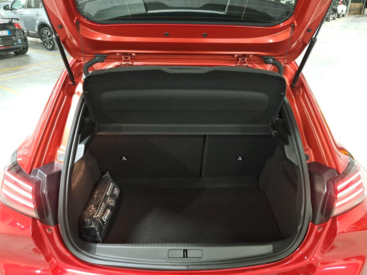 Peugeot 208 1200 PureTech 101CV Allure 5 Porte Km. 0