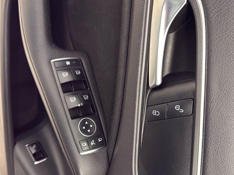 Mercedes-Benz GLA 180 d Automatic Business