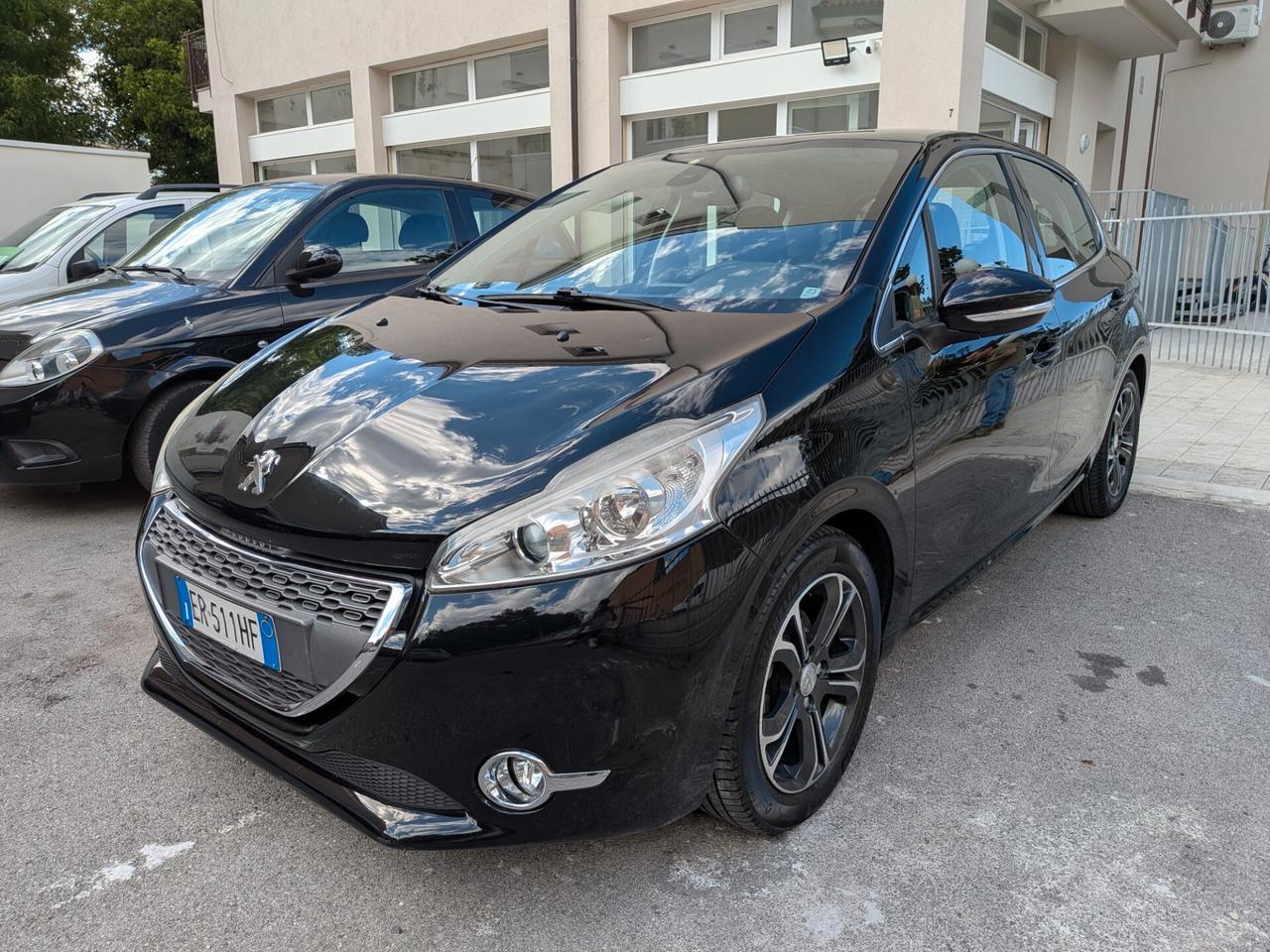 Peugeot 208 1.2 VTi 82 CV Allure