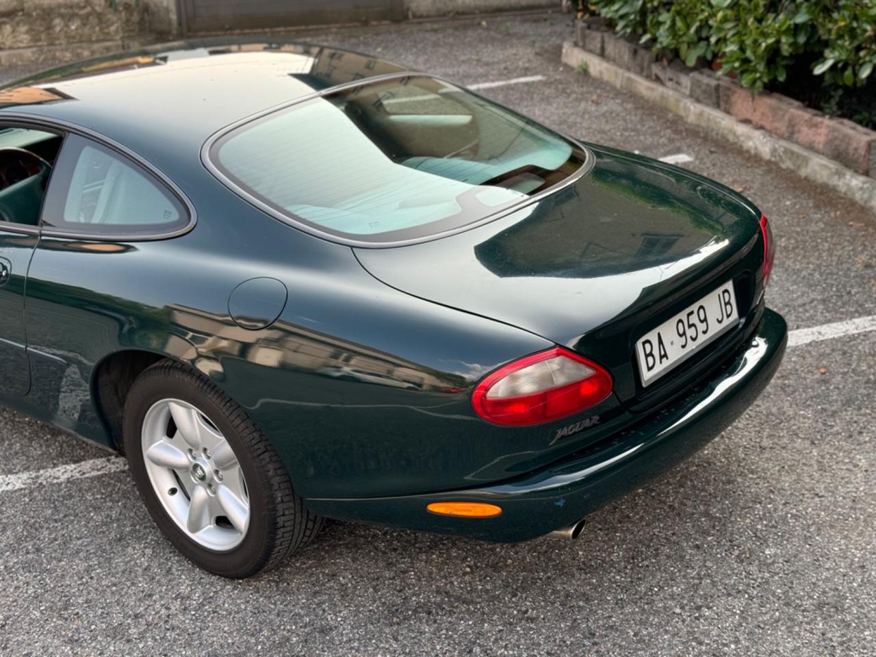 Jaguar XK8 - 4.0 V8 - Verde su Verde