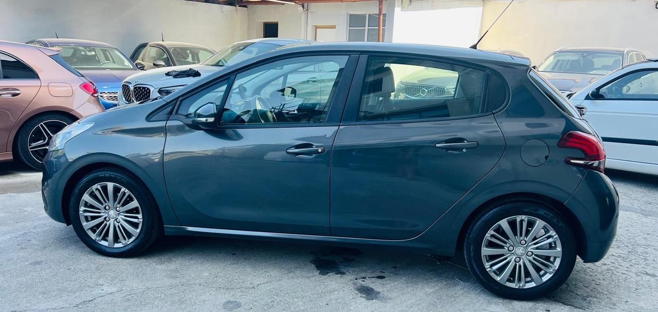Peugeot 208 PureTech 82 5 porte Allure
