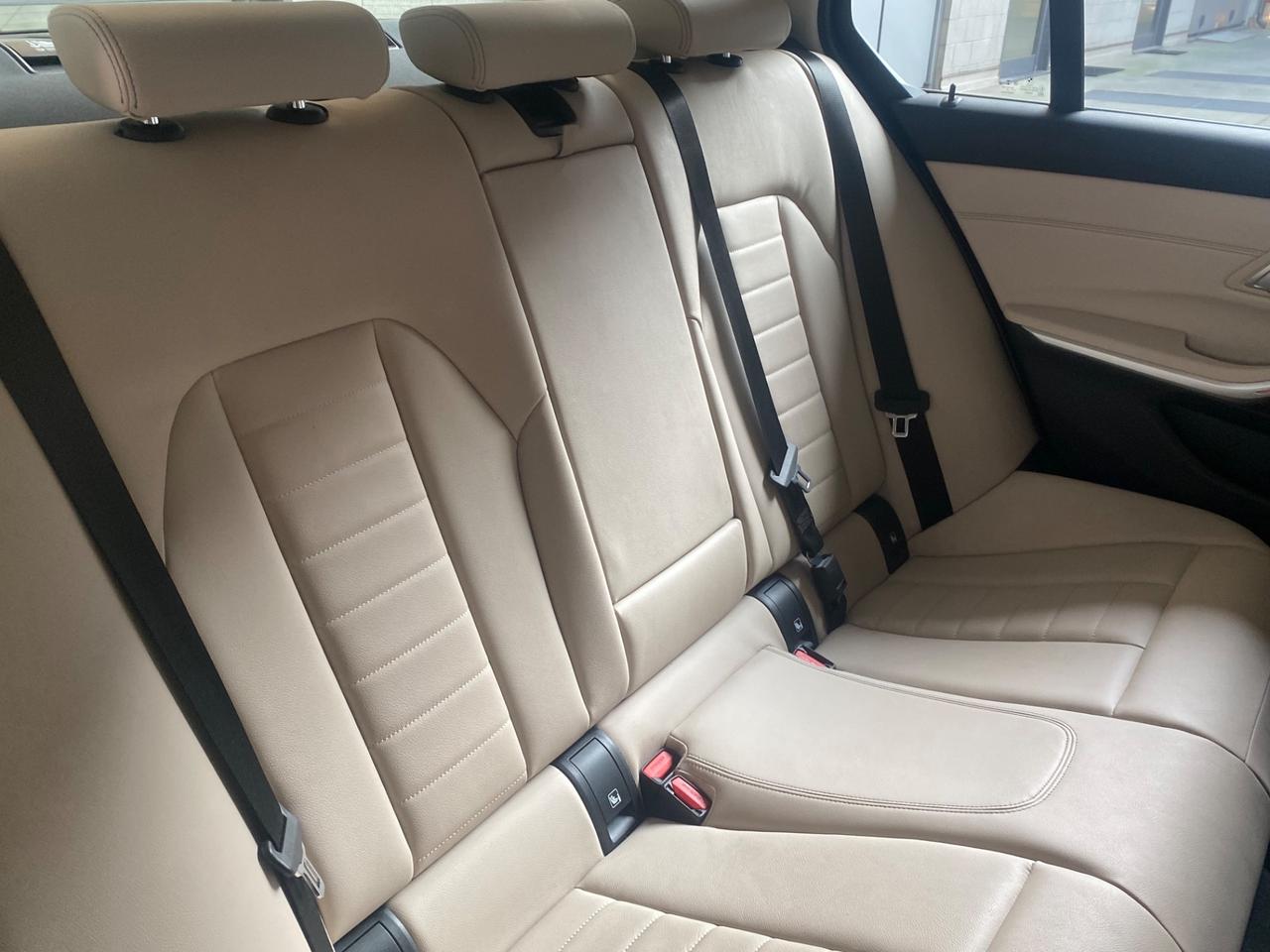Bmw 330 330i xDrive Luxury