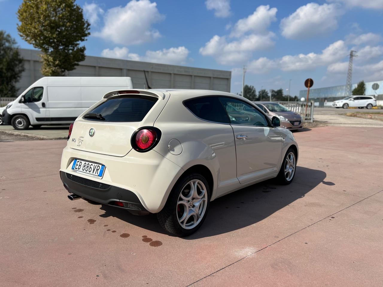 Alfa Romeo MiTo 1.3 JTDm-2 95 CV S&S Distinctive Sport Pack