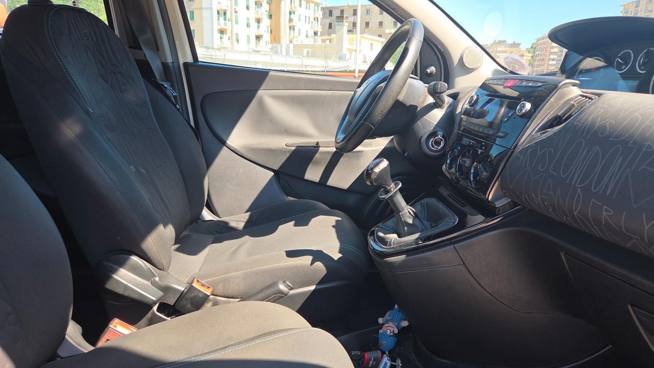 LANCIA YPSILON PLATINUM – UNICO PROPRIETARIO – 88.000 KM CERTIFICATI – € 6.190