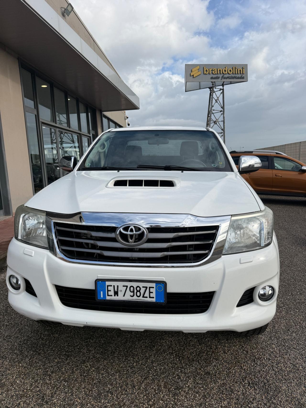 Toyota Hilux 2.5 D-4D 4WD 2p. 4posti MY14"