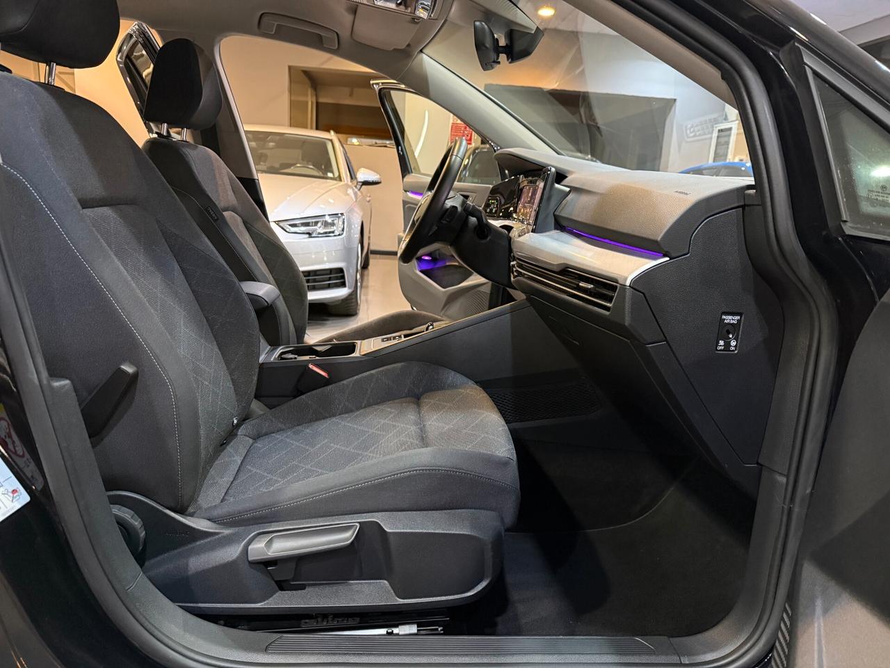 Volkswagen Golf VIII 2023 2.0 tdi Life 115cv dsg