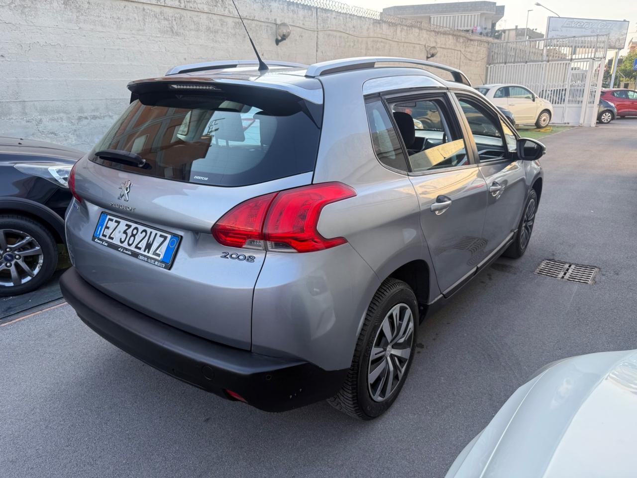 Peugeot 2008 1.6diesel - 2015