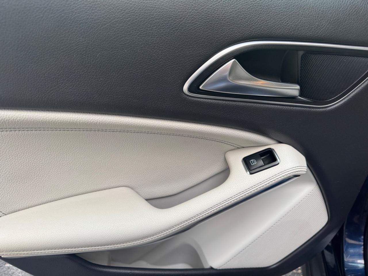 Mercedes-benz GLA 180 d Automatic Premium