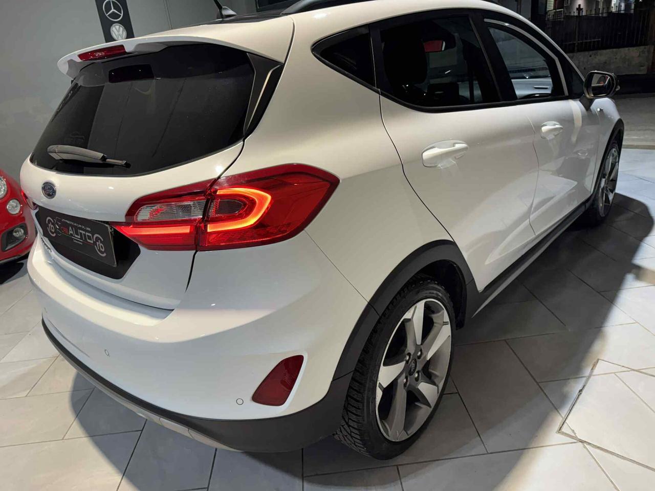 Ford Fiesta Active SUPER ACCESSORIATA NUOVAA