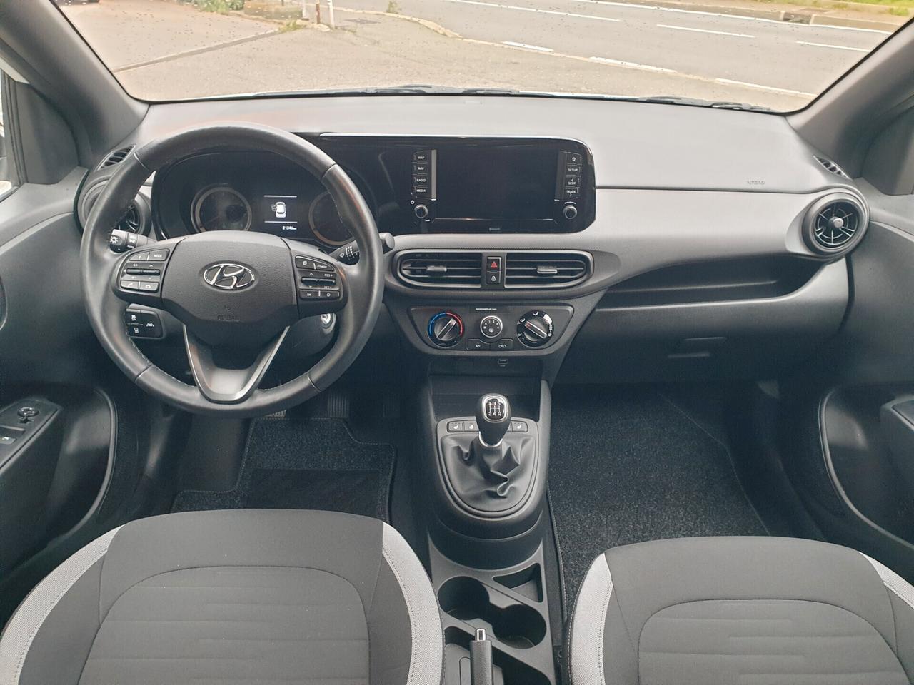 Hyundai i 10 1.0 select ,navi,pdc,telecamera