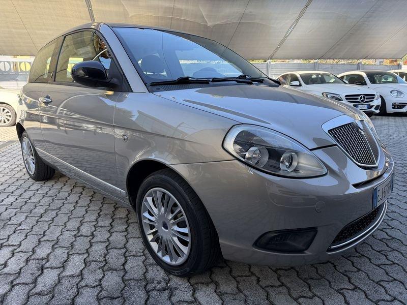 Lancia Ypsilon Ypsilon 1.2 8v Diva 69cv IDONEA NEOPATENTATI
