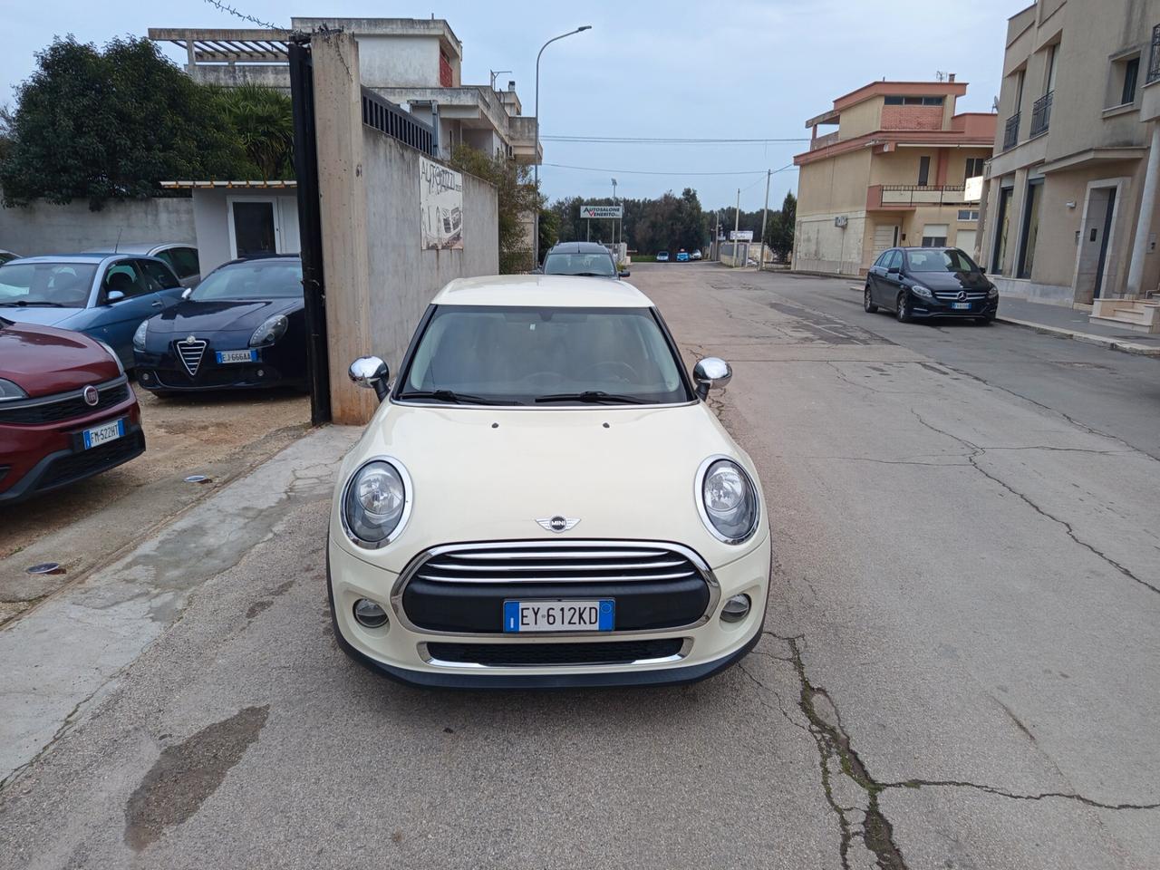 Mini 1.2 One automatica, navi