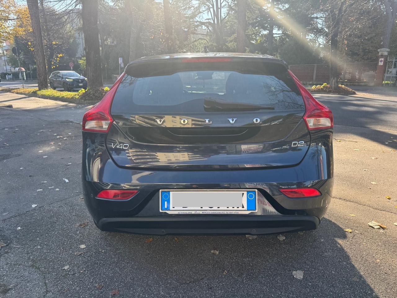 Volvo V40 D2 R-design 1.6 D neopaten garanzia 12m